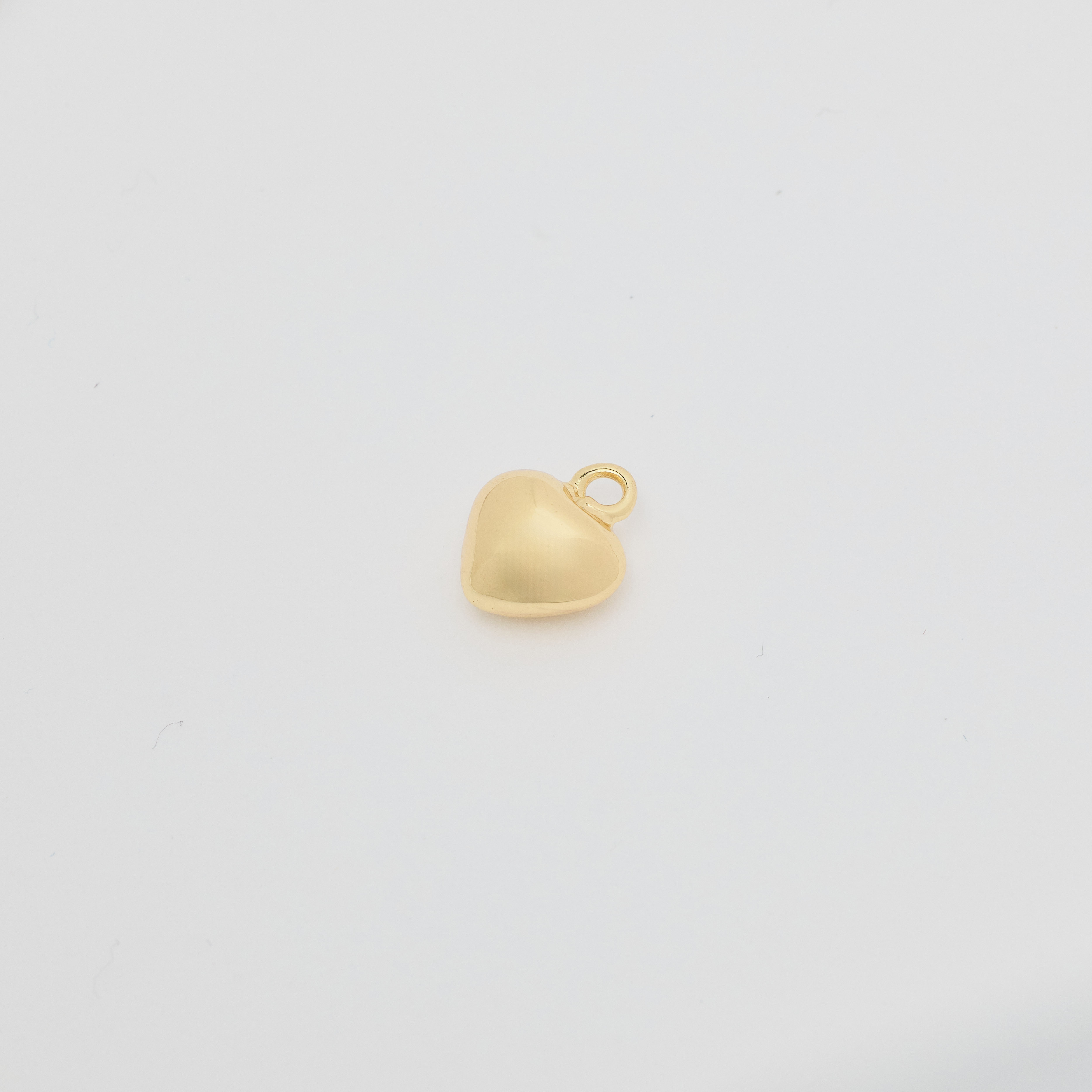 18810 10mm Bold Gold Heart Pendant